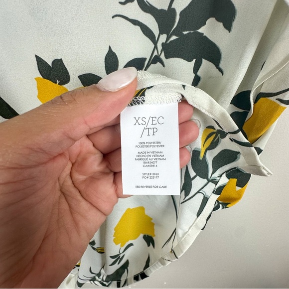 Cabi 3963 Birdwatcher Floral Crossover Flutter Sleeve Blouse XS - Picture 9 of 10